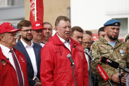 Московские коммунисты приняли участие в формировании гумконвоя КПРФ