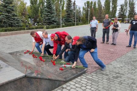 Саратовские коммунисты отметили 80-летие Победы над милитаристской Японией и окончание Второй мировой войны
