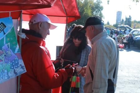 В Омске пришли уже ставшие традиционными пикеты в поддержку Народного референдума КПРФ