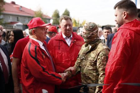Московские коммунисты приняли участие в формировании гумконвоя КПРФ