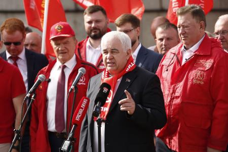 Московские коммунисты приняли участие в формировании гумконвоя КПРФ