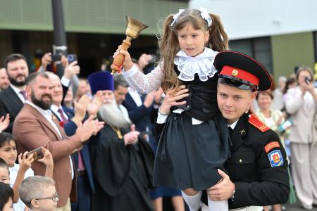 "Вперед! К знаниям!". 1 сентября Г.А. Зюганов поздравил учащихся, учителей и родителей Московской школы № 2094