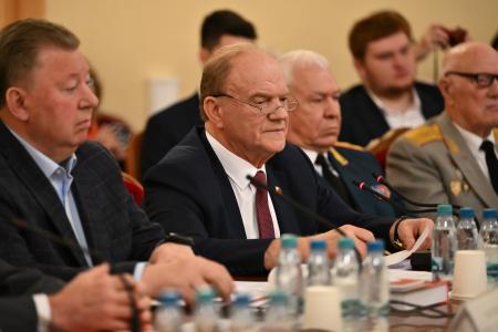 «Уроки для современности». Г.А. Зюганов выступил на круглом столе, посвященном 80-летию окончания Второй Мировой войны
