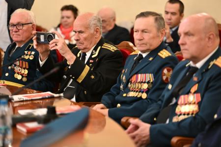 «Уроки для современности». Г.А. Зюганов выступил на круглом столе, посвященном 80-летию окончания Второй Мировой войны