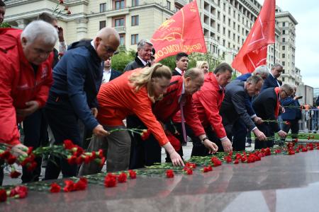 Г.А. Зюганов на митинге в Москве: «Идем нашим славным советским шагом – к новым Победам!»