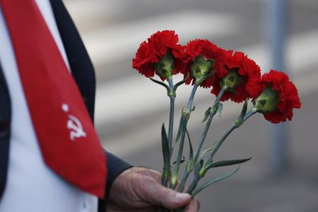 Цветы Сальвадору Альенде – Товарищу Президенту