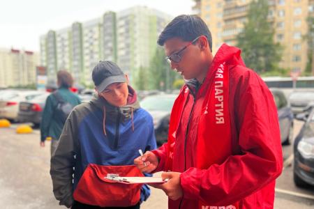 Санкт-Петербург. Колпинские коммунисты не сбавляют темпы работы в рамках народного референдума КПРФ