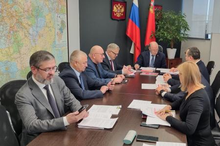 Руководитель фракции КПРФ Александр Наумов принял участие в заседании Комитета регионального парламента