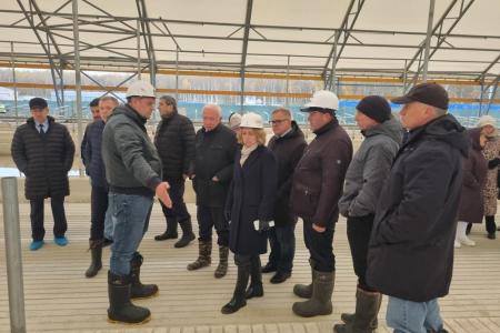 Руководитель фракции КПРФ в Мособлдуме Александр Наумов встретился с работниками племзавода Повадино в г.о. Домодедово