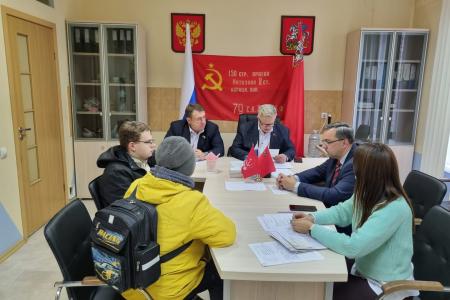 Руководитель фракции КПРФ в Мособлдуме Александр Наумов провел прием жителей в городе Ступино