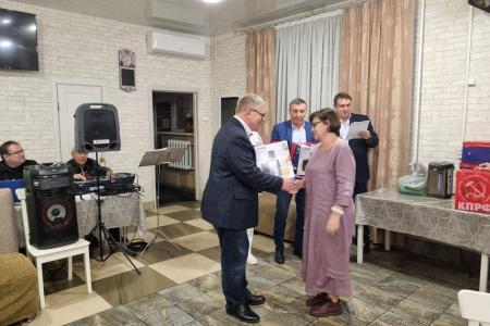 Руководитель фракции КПРФ в Мособлдуме Александр Наумов поздравил преподавателей МФЮИ в городе Ступино с Днем учителя