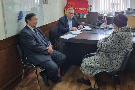 Руководитель фракции КПРФ в Мособлдуме Александр Наумов провел прием жителей в Кашире
