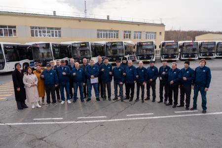 Тюменская область. Депутаты от КПРФ поздравили трудовой коллектив Тобольского ПАТП с профессиональным праздником