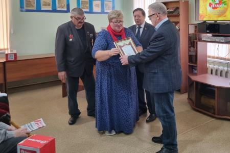 Руководитель фракции КПРФ в Мособлдуме Александр Наумов поздравил жителей Каширы с Днем пожилого человека