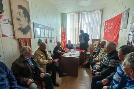 Лидер южноуральских коммунистов Денис Курочкин начал рабочую поездку по области с визита в Аргаяшский район