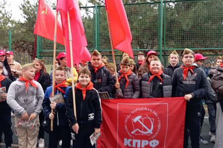 Запорожские коммунисты провели День укрепления комсомольско-пионерского актива