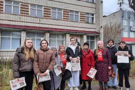 Коммунисты и комсомольцы Марий Эл поздравили жителей республики с Днем Комсомола