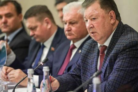 Владимир Кашин: Каждый, кто трудится на селе, создает семь рабочих мест в промышленности и в городе