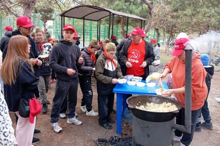Запорожские коммунисты провели День укрепления комсомольско-пионерского актива