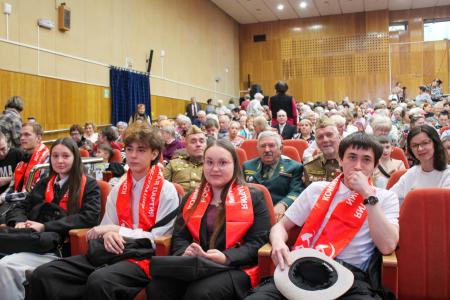 Концерт ко Дню Комсомола состоялся в Ижевске: программа концерта стала настоящим путешествием в эпоху советского времени