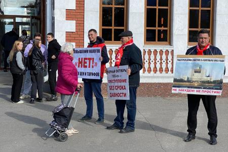 Йошкар-Олинские коммунисты почтили память жертв событий октября 1993 года