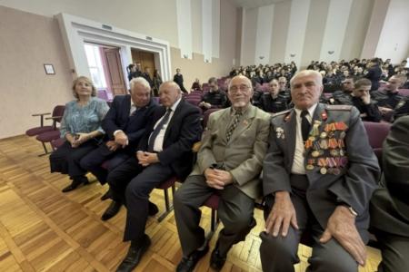 Ставропольская организация «Дети войны» провела встречу с курсантами университета МВД
