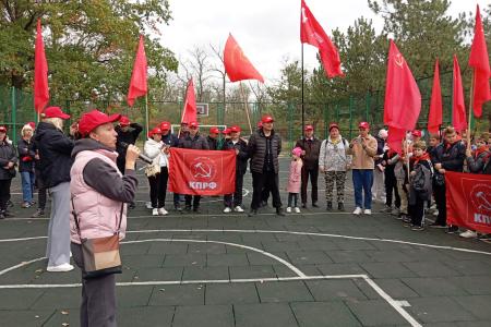 Запорожские коммунисты провели День укрепления комсомольско-пионерского актива