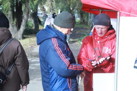 Красные палатки в Омске: В память защитников Дома Советов