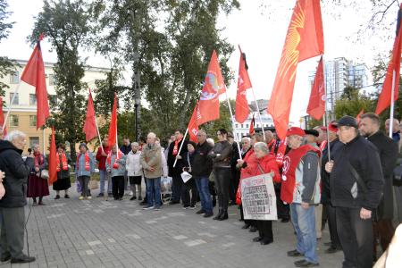 Сражение за Советскую Родину продолжается! В Воронеже почтили память защитников Дома Советов в октябре 1993 года