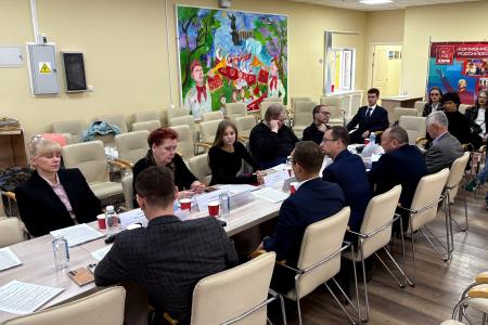 В Санкт-Петербургском горкоме КПРФ депутаты и эксперты обсудили проблемы массового спорта
