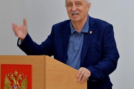 Краснодарский край. Коммунист-депутат Госдумы Н.И. Осадчий провел в Кореновском и Выселковском районах встречи с избирателями КПРФ