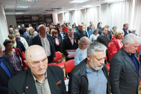 Свердловские коммунисты почтили память жертв трагических событий октября 1993 года