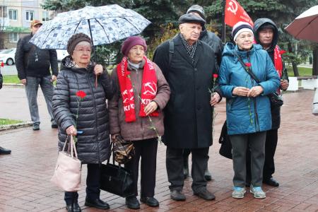 Калужские коммунисты провели митинг и автопробег в честь Дня рождения Ленинского Комсомола