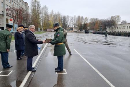 Руководитель фракции КПРФ в Московской областной Думе Александр Наумов поздравил военнослужащих с Днем военного связиста