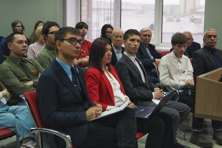Челябинские коммунисты провели круглый стол "Вызовы, стоящие перед студенчеством"