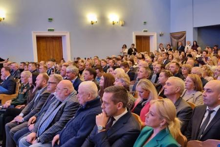 Заместитель председателя Мособлдумы Александр Наумов поздравил Михаила Шувалова со вступлением в должность Главы Дмитрова