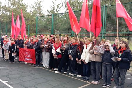 Запорожские коммунисты провели День укрепления комсомольско-пионерского актива
