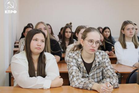 Мария Дробот обсудила со студентами Челябинска актуальные проблемы в сфере образования