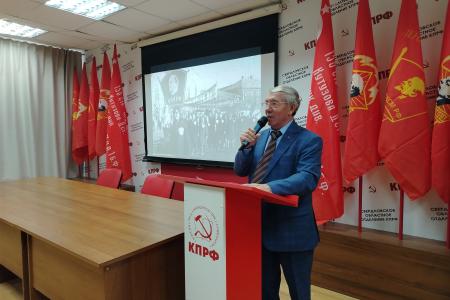 В Екатеринбурге прошла встреча ветеранов комсомола с активистами ЛКСМ РФ