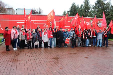 Калужские коммунисты провели митинг и автопробег в честь Дня рождения Ленинского Комсомола