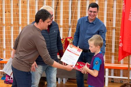 Юные футболисты боролись за призы Томского обкома КПРФ