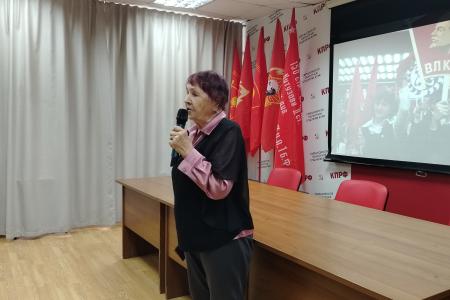 В Екатеринбурге прошла встреча ветеранов комсомола с активистами ЛКСМ РФ