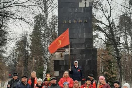 Коммунисты и комсомольцы Марий Эл поздравили жителей республики с Днем Комсомола
