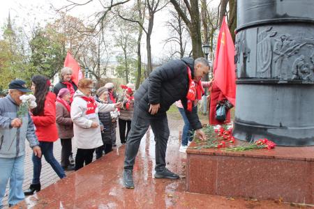 Калужские коммунисты провели митинг и автопробег в честь Дня рождения Ленинского Комсомола