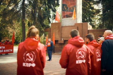 Нижегородские коммунисты приняли участие во всероссийской акции КПРФ «Они сражались за Родину», посвященной памяти защитников Советской власти