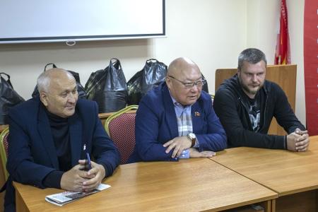 Коммунисты Калмыкии поздравили ветеранов с Международным днем пожилых людей