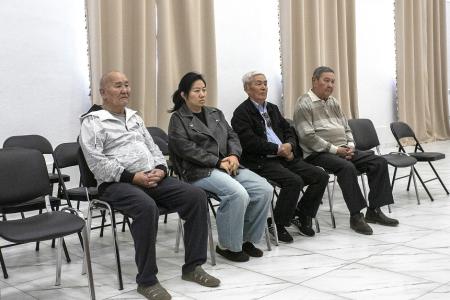 Глава фракции КПРФ в Народном Хурале - вице-спикер парламента Калмыкии Николай Нуров провел встречи с избирателями в  Черноземельском районе