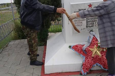 На Ставрополье продолжилась акция по благоустройству мемориальных комплексов