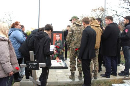 В Луганске прошла гражданская панихида в память о павших комсомольцах