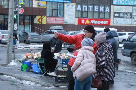 Красные палатки в Омске: и в метель, и в слякоть, и в гололёд